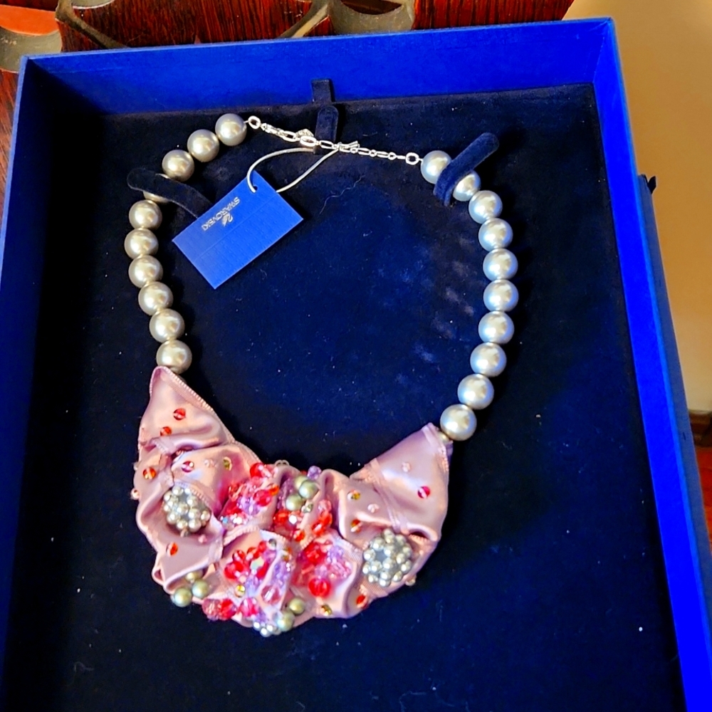 Swarovski Satin Pearl Crystal Necklace | Stunning